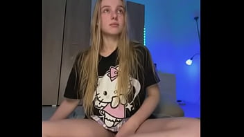 Bouncing natural huge tits