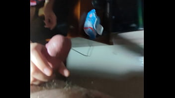 Муж попросил подрочит его член ножками