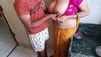 कामवाली की नेवली मैरिड बहू को किचन में पेला जब वो बर्तन धो रही थी कामवाली की नेवली मैरिड बहू को किचन में पेला जब वो बर्तन धो रही थी