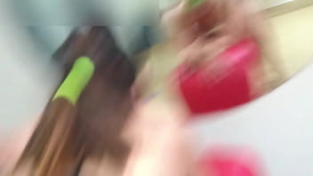 Mulher que gosta de trepar é outro nível olha como a vagabunda cavalga no meu pau