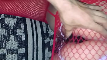 Quiere que le meta algunos juguetes anales mi novia