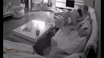 Mamada En El Sofa thumbnail