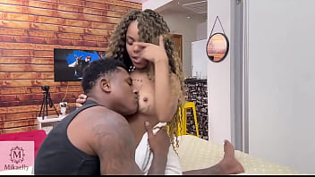 Negão pauzudo como novinha e video vaza negão pauzudo chama novinha para o apartamento e fode com ela no para o marido corno assistir e ficar na punheta Negão pauzudo como novinha e video vaza negão pauzudo chama novinha para o apartamento e fode com ela no para o marido corno assistir e ficar na punheta