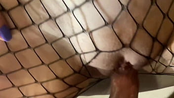 Esporradas e gozadas no corpo delicioso da minha esposa putinha amadora