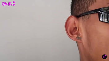 El tatuador le tatuo la oreja a lo rasta y lo perjudico