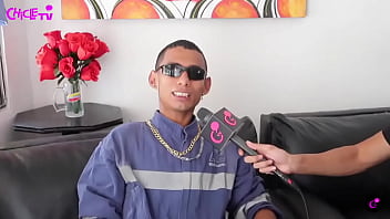 El tatuador le tatuo la oreja a lo rasta y lo perjudico