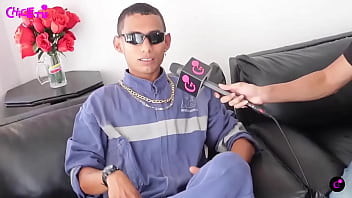 El tatuador le tatuo la oreja a lo rasta y lo perjudico