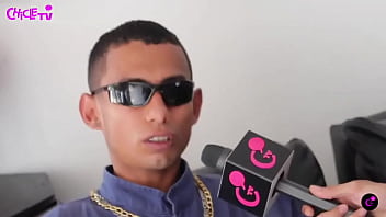 El tatuador le tatuo la oreja a lo rasta y lo perjudico