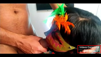 Mi esposa me presta a su amiga mientras ella graba