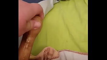 Wooddildo in mans ass