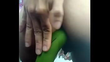 Querendo enfiar lá dentro e gozar como uma vadia