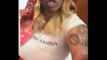 Fuck this pussy cum in this cum anywhere you at