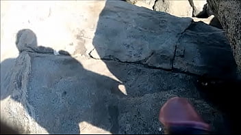 Punheta Na Praia 2 thumbnail