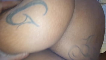 Fode minha bunda com força e me dá todo seu leite dentro