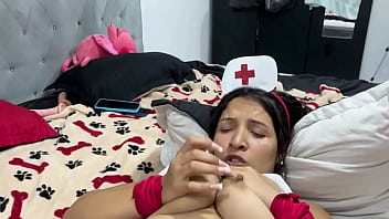 Le follo el coño de mi hermanastra con mi gran cosolandor y grita mucho