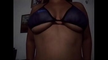 Loira casada recebe amante