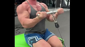 Who wanna have a workout session with me write comment subscribe my of and we will do it