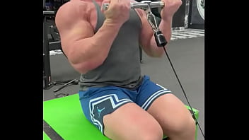 Who wanna have a workout session with me write comment subscribe my of and we will do it