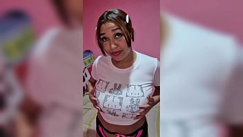 Cuidado cuidado casi me hechas la leche en el ojo y yo la quiero en la boquita