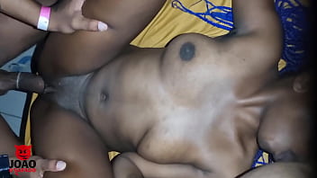 Preta baiana quis fuder com dois homens ao mesmo tempo tomou leite dos dois Preta baiana quis fuder com dois homens ao mesmo tempo tomou leite dos dois