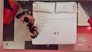 Cámara escondida pov techo show cuckold esposa regia follando frente a su marido 1