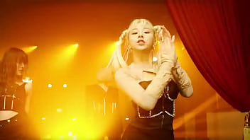 Dos chicas lesbianas tienen coito mientras aimep3 las graba