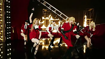 Dos chicas lesbianas tienen coito mientras aimep3 las graba