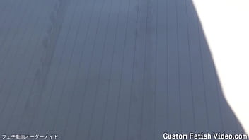 Print the traces of a girl's bicycle tire on a notebook