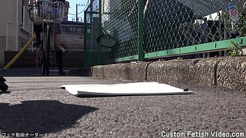 Print the traces of a girl's bicycle tire on a notebook