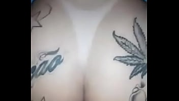 Safadinha dando muito a buceta