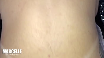 Segurança espertinho nos espiava e arrombou meu cu e da minha cunhada enquanto nos maquiávamos para sair