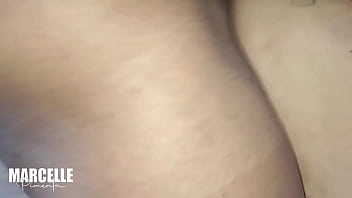 Segurança espertinho nos espiava e arrombou meu cu e da minha cunhada enquanto nos maquiávamos para sair