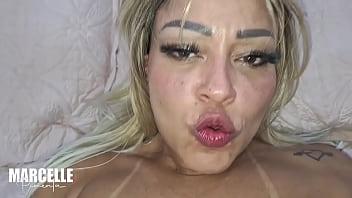 Segurança espertinho nos espiava e arrombou meu cu e da minha cunhada enquanto nos maquiávamos para sair