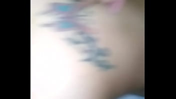 Le meto verga y consolador