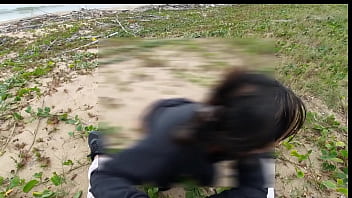 Dia de anal na praia com voyer safados