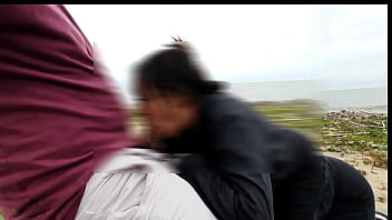 Dia de anal na praia com voyer safados