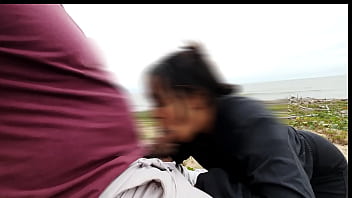 Dia de anal na praia com voyer safados