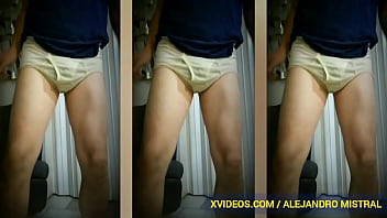 Video Gay De Aficionado En Ropa Interior Mojada thumbnail