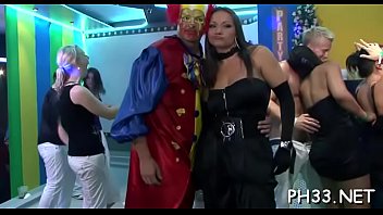 Tons of jism in blonds throat