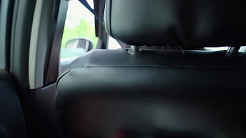 Picking up a fellow traveler ended with a juicy double blowjob outdoors