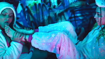 Bbw ebomy lesbian feet worship on pettie tattoed girlfriend