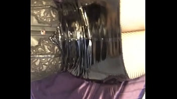 Que pensez vous de ma tenue elle est disponible pour les show cam bien