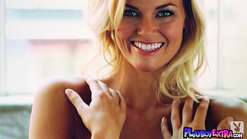 Bombastic all natural blonde hottie reveals her shaved pussy