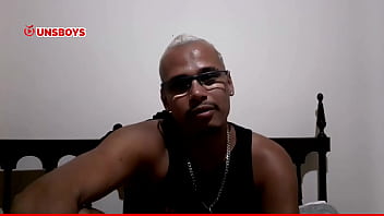 Safado Tomando Banho Batendo Uma Punheta Enquanto Coloca O Vibrador No Cuzinho thumbnail