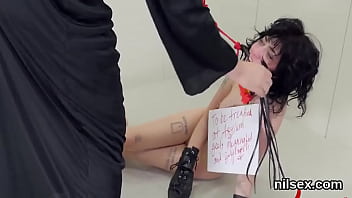 Mad tramp gets her fuckholes stretched and intensely screwed