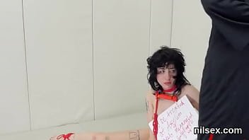 Mad tramp gets her fuckholes stretched and intensely screwed