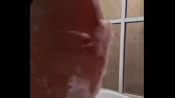 Anexaron a mi primo y me lleve a su novia al jacuzzi