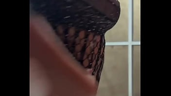 Anexaron a mi primo y me lleve a su novia al jacuzzi