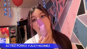 Naughty girl came to provoke me with a short dress without panties moved her ass on the stick and it came out casero real