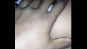 Corno filmando o rabo da puta gostosa